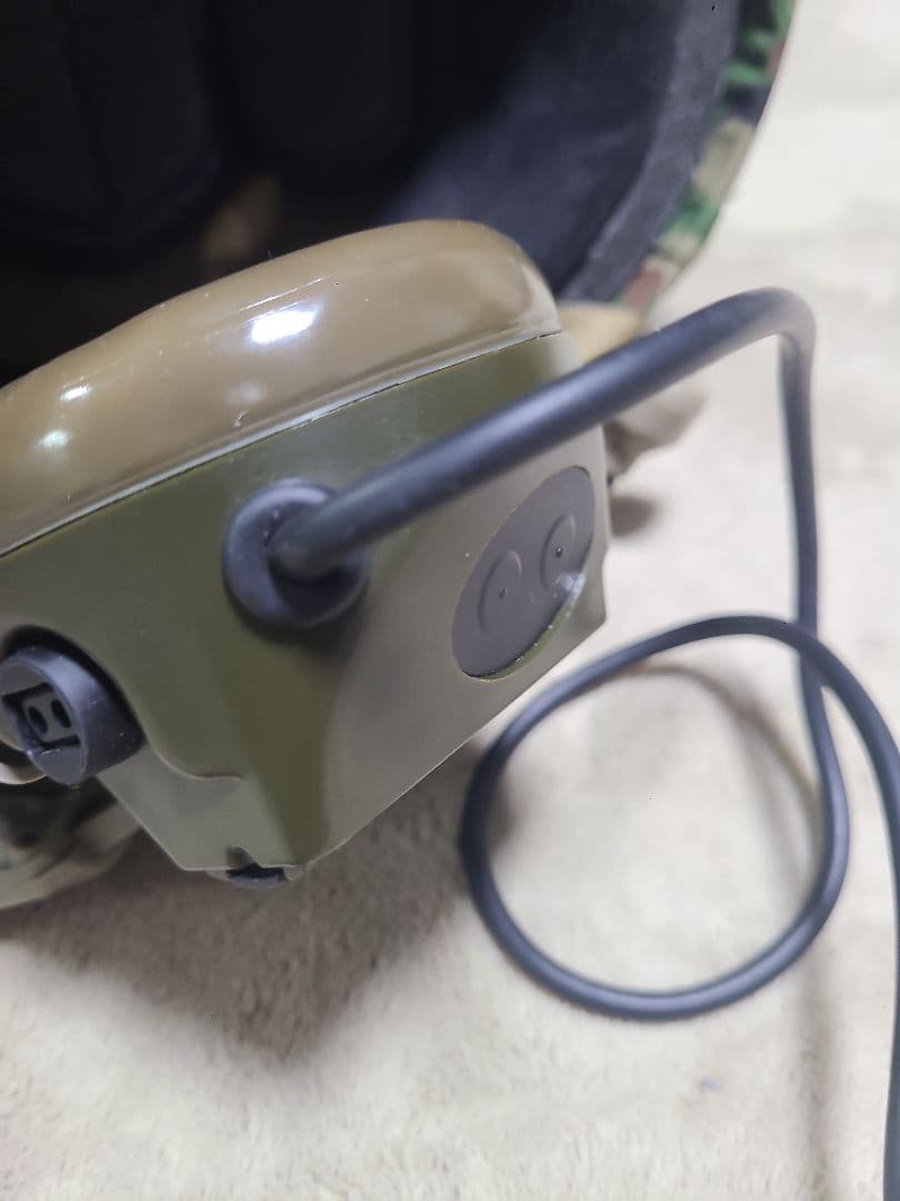 タクティカルヘルメット マルチカム ストロボ・サイドライト・ダミーイヤーマフ付き