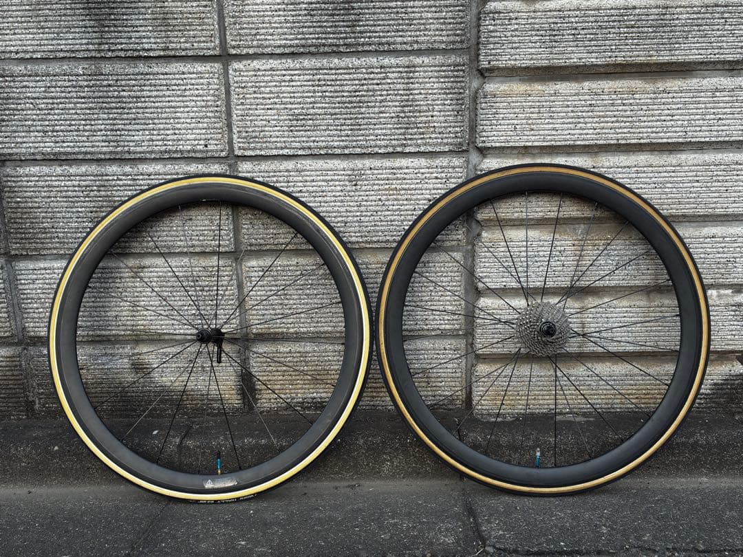カーボンホイール 700c チューブラータイヤ付き