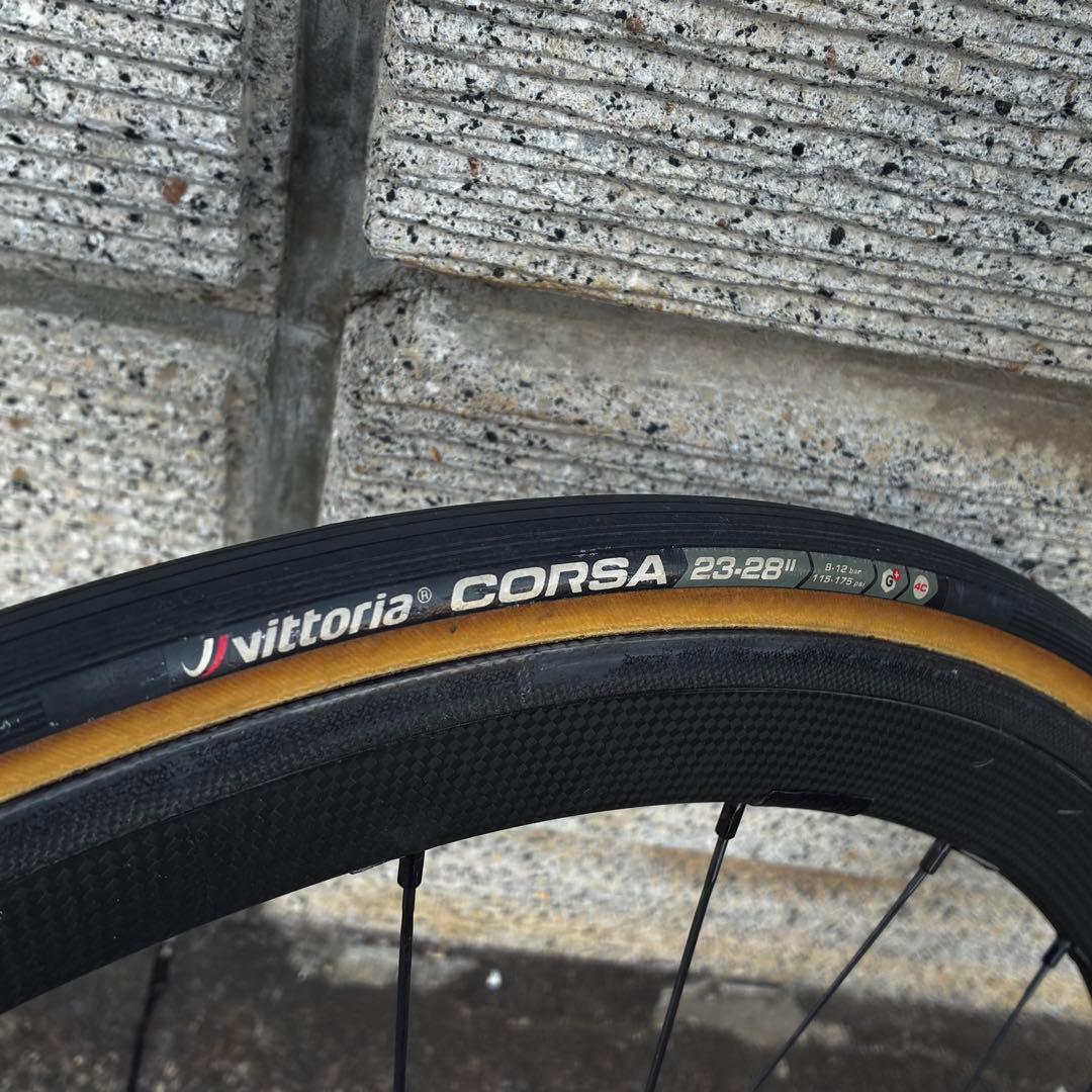 カーボンホイール 700c チューブラータイヤ付き