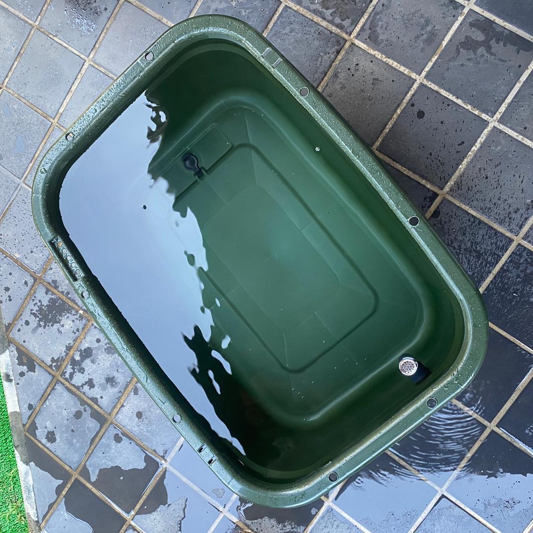 メダカ飼育ケース 75㍑x4個 黒・深緑あり オーバーフロー 金魚飼育容器 睡蓮