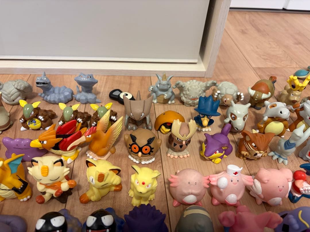 【希少】昔のポケモンキッズ 指人形 265個＋サトシなど14個　計279個