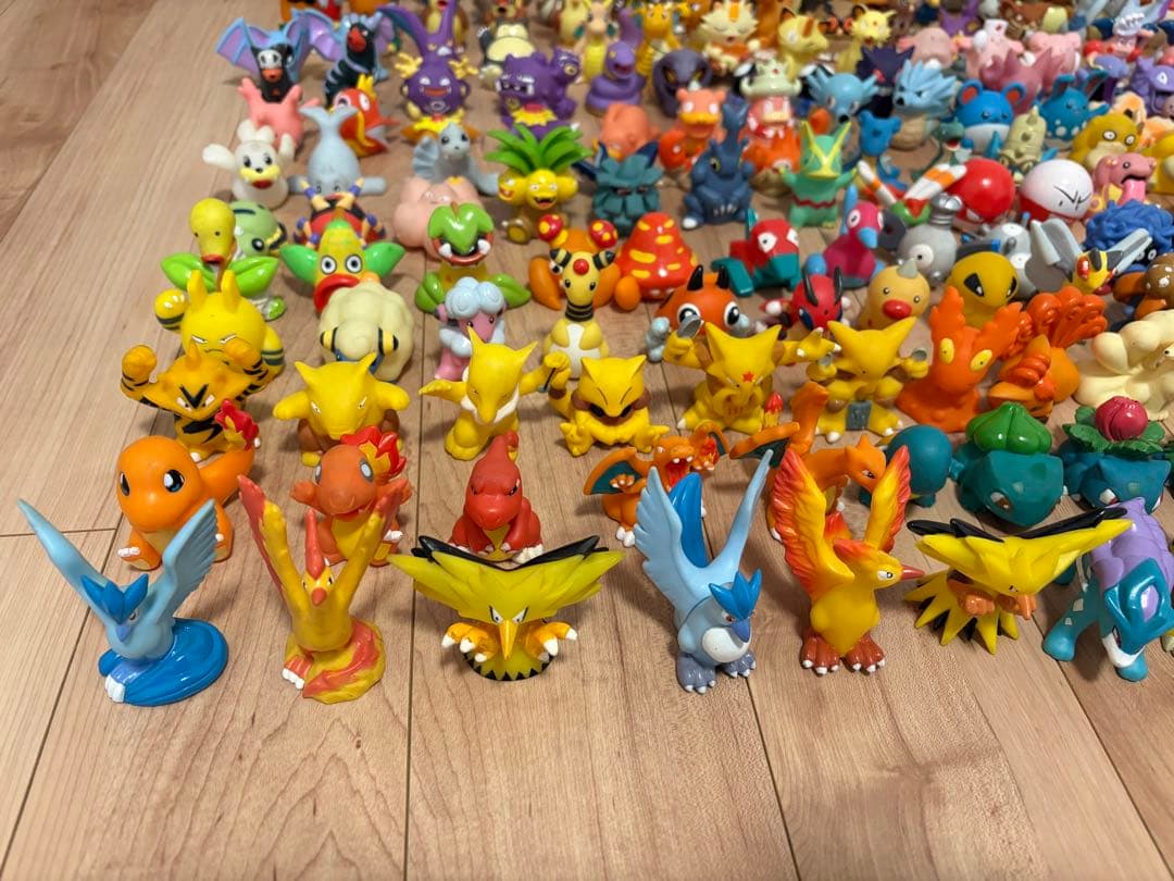 【希少】昔のポケモンキッズ 指人形 265個＋サトシなど14個　計279個