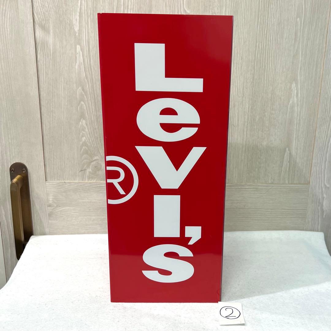 Levi's ロゴ入り赤いディスプレイスタンド 2 看板 サイン レア 非売品