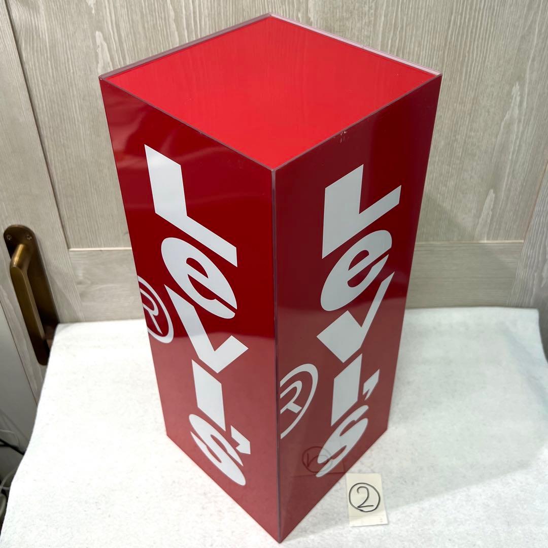 Levi's ロゴ入り赤いディスプレイスタンド 2 看板 サイン レア 非売品