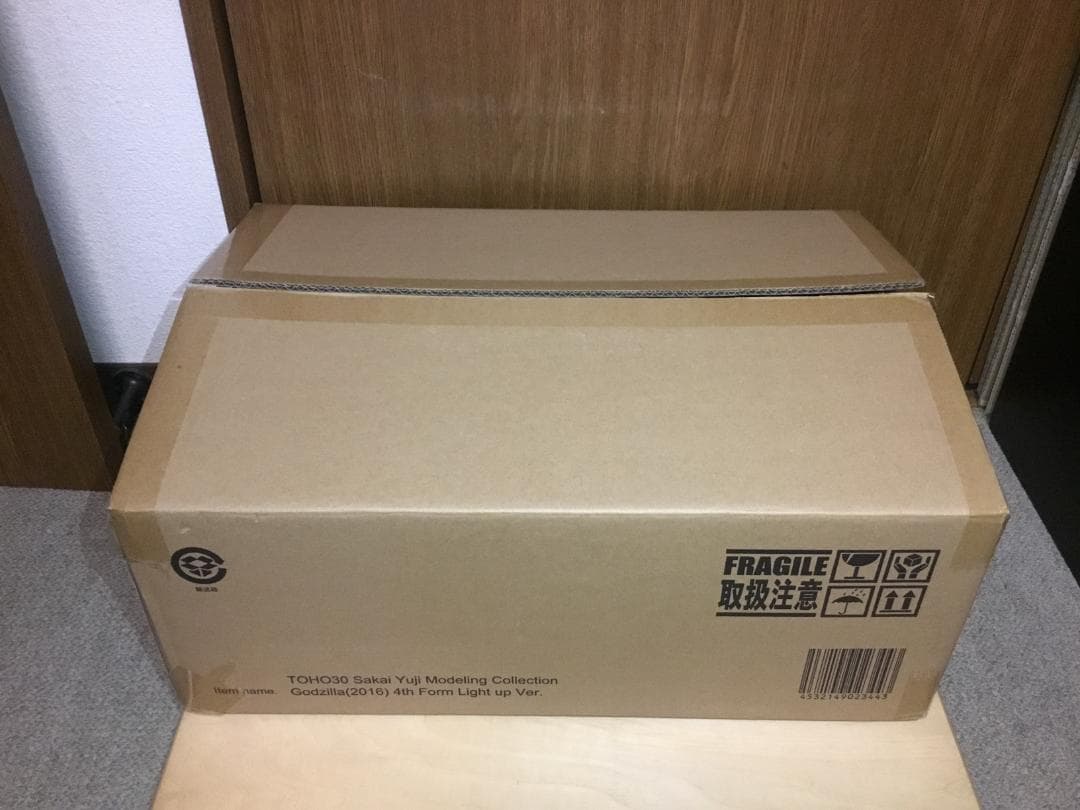 東宝30㎝　酒井ゆうじ造形コレクション　ゴジラ（2016）第４形態発光Ver.