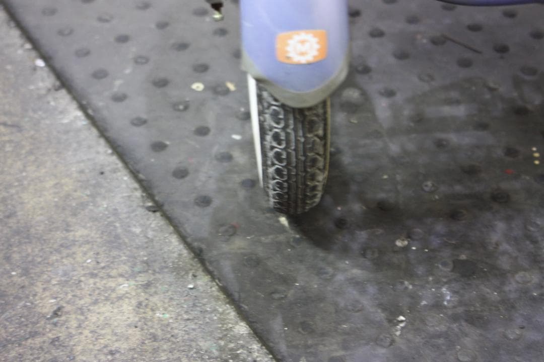 青紫色 シティサイクル 3輪 バスケット付き