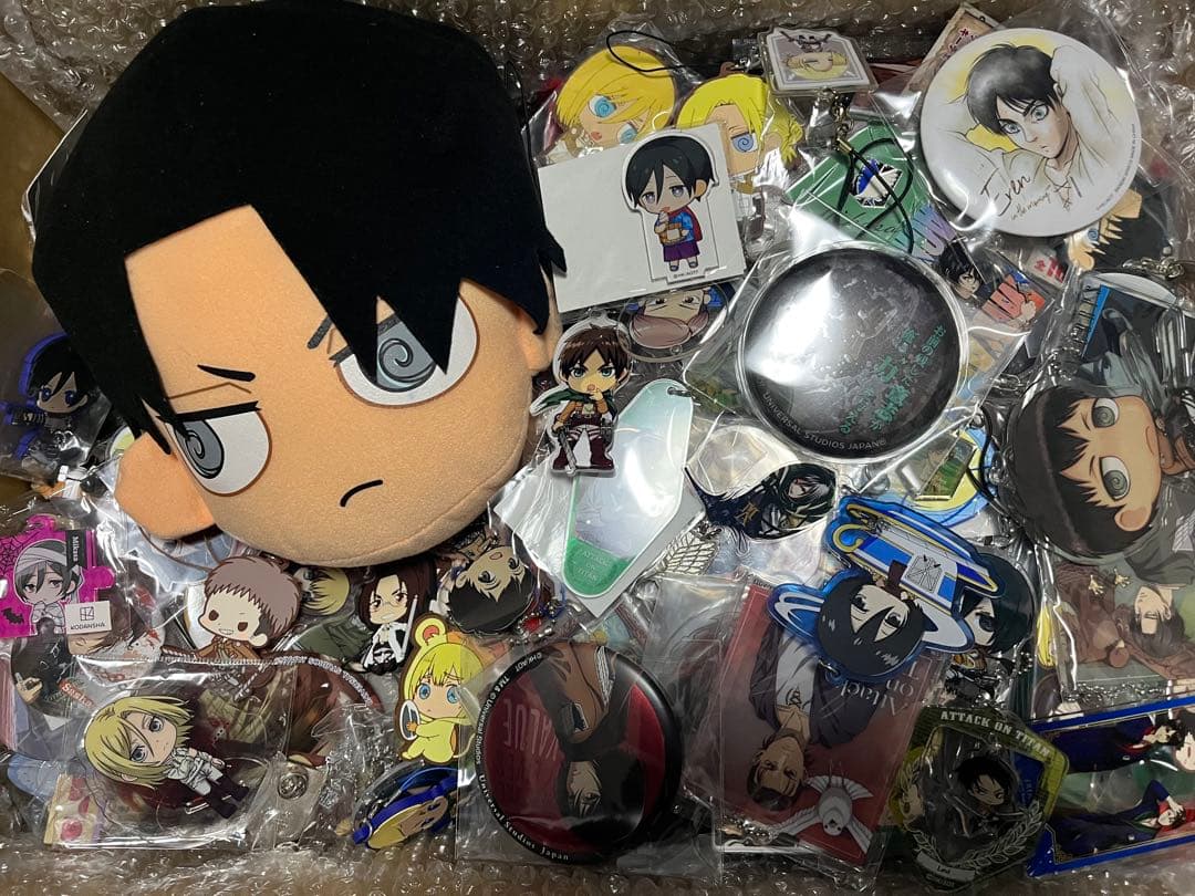 進撃の巨人　グッズ　400個以上　大量まとめ売り