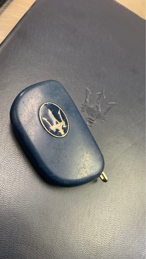 マセラティ　グランツーリスモ　ブックカバー&鍵