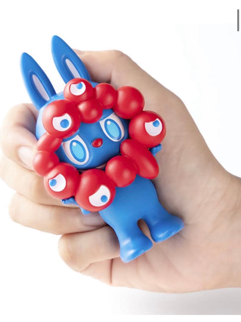 LABUBU MYAKU-MYAKUストラップ付フィギュア