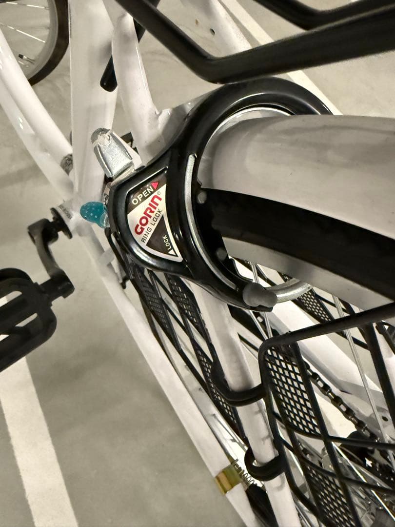 ホワイト シティサイクル 前部バスケット付き