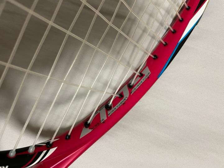 軟式テニスラケット Nexiga 女子、前衛、初心者向け