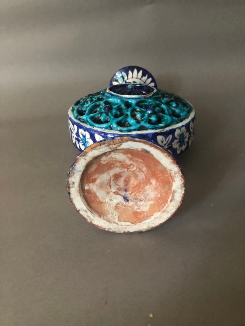 ペルシャ陶器 骨董　古美術　青瓷窯　陶器の置物　アンティーク イスラム陶器