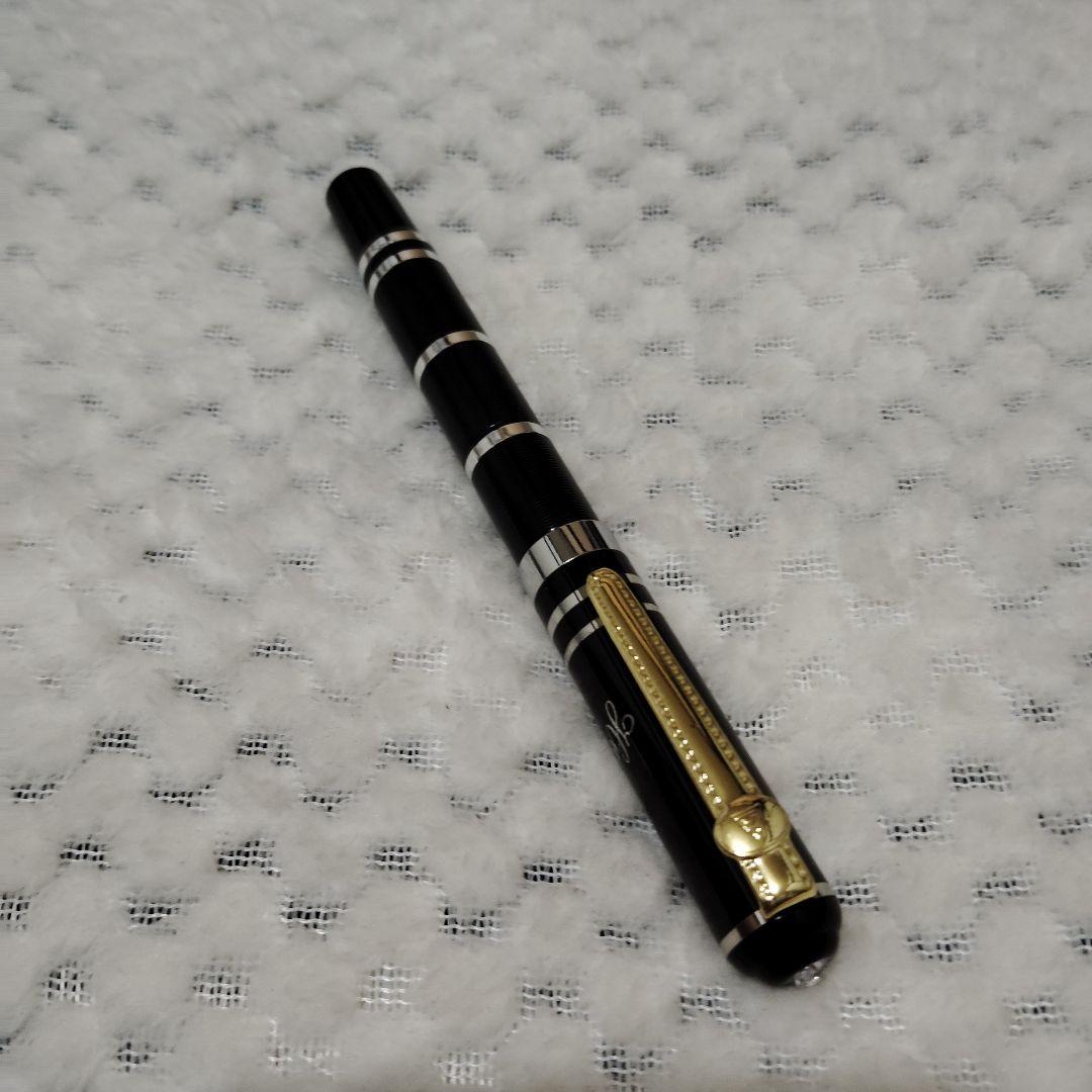 黒い万年筆 金メッキペン先