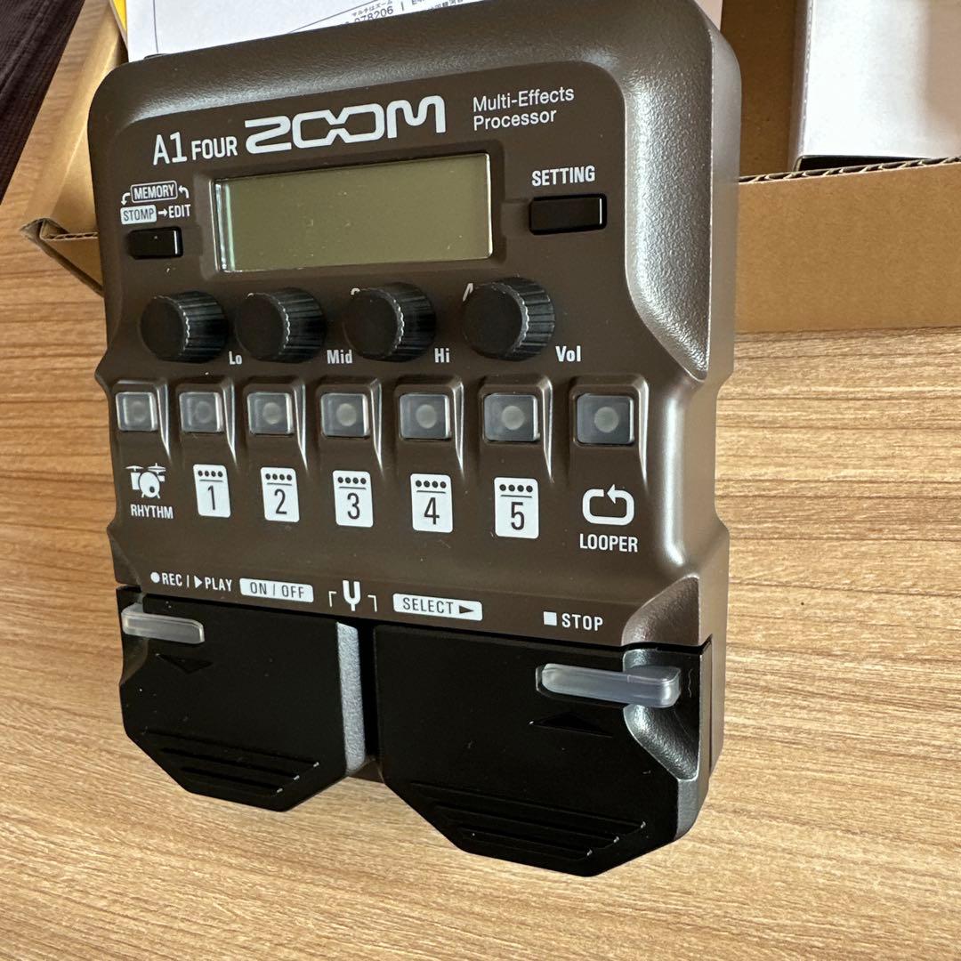 ZOOM A1 FOUR マルチエフェクター