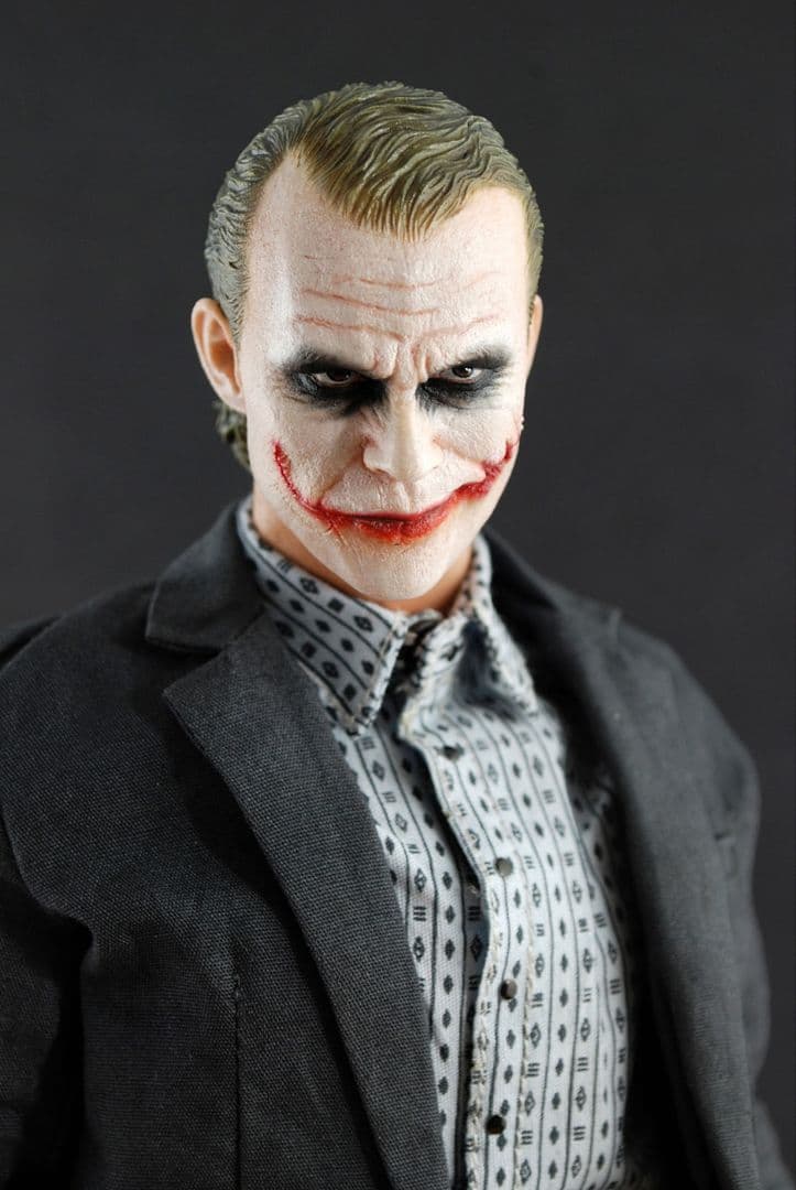 ホットトイズ ムービー・マスターピース ダークナイト ジョーカー（銀行強盗版）