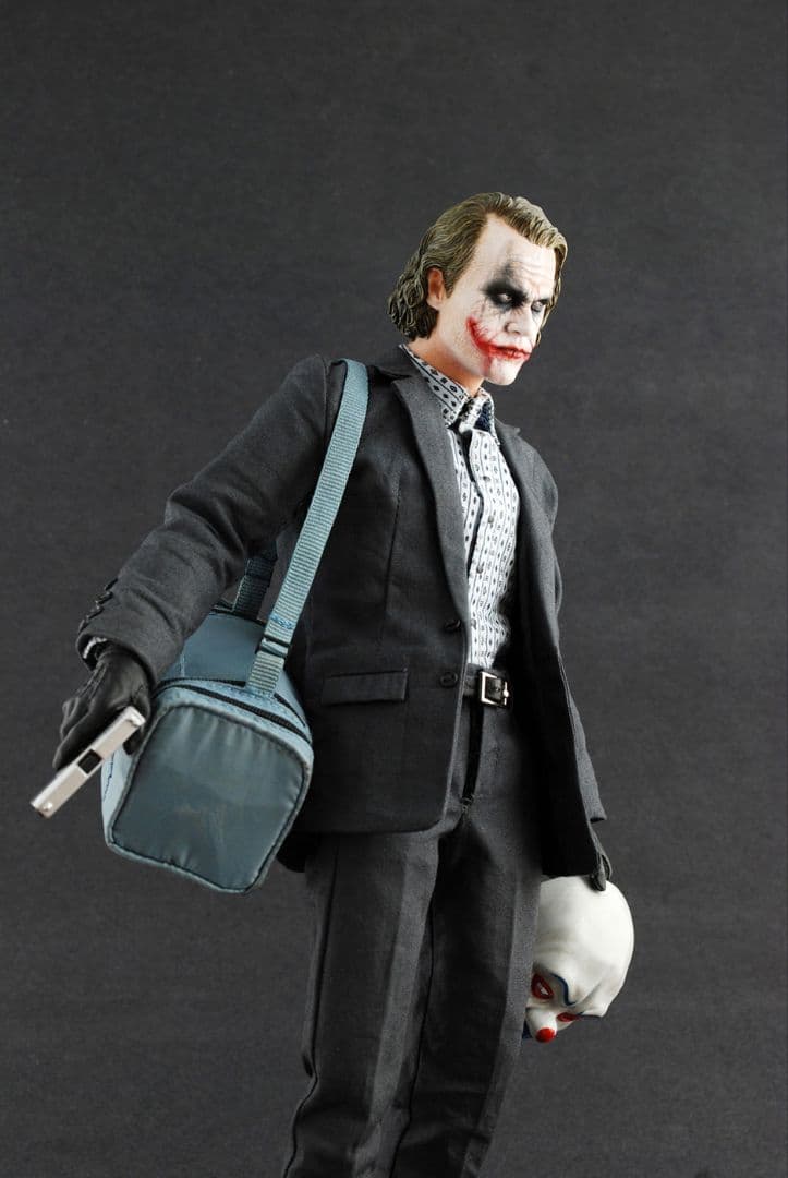 ホットトイズ ムービー・マスターピース ダークナイト ジョーカー（銀行強盗版）