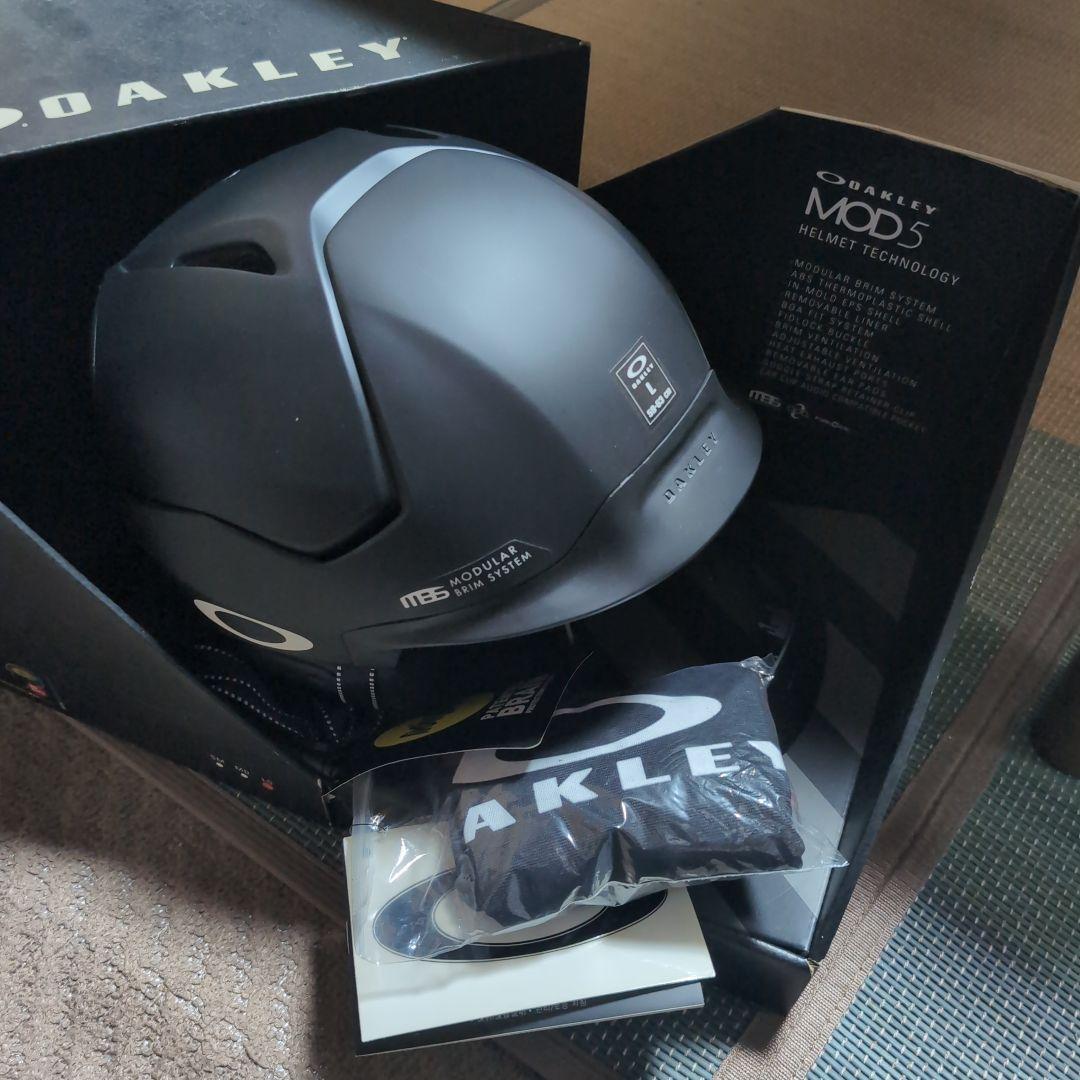 シ*ガ様 OAKLEY MOD5 スノーボードヘルメット L