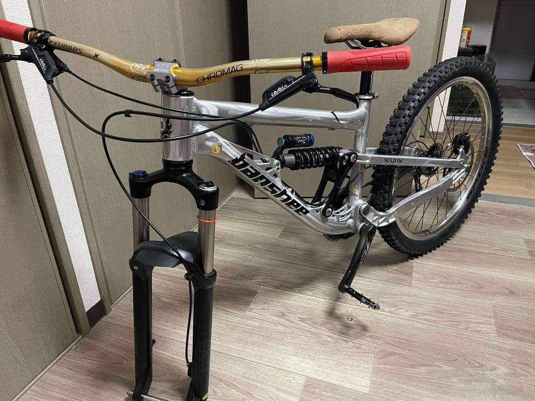 Banshee ダウンヒルバイク