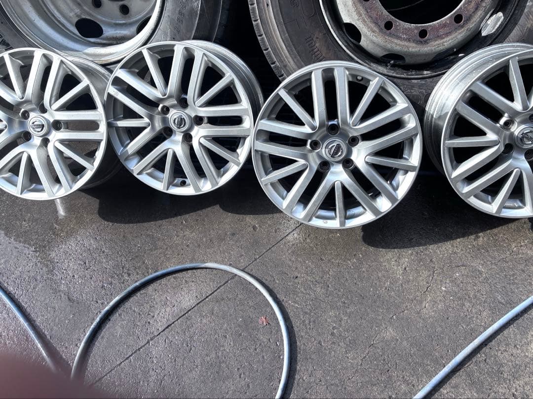 日産純正17インチ　アルミホイール