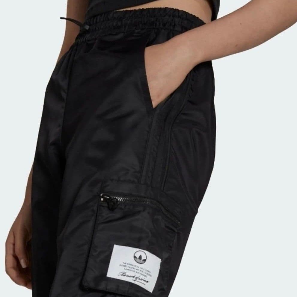 美品✨adidas　アディダス　パンツ　ブラック　М