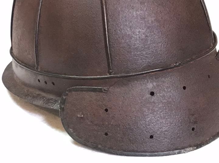 古式　鉄錆地八間筋兜鉢