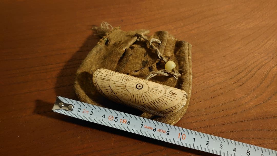 根付　時代根付　江戸硝子　江戸ガラス　提げ物　角　角細工　アンティーク根付　１客