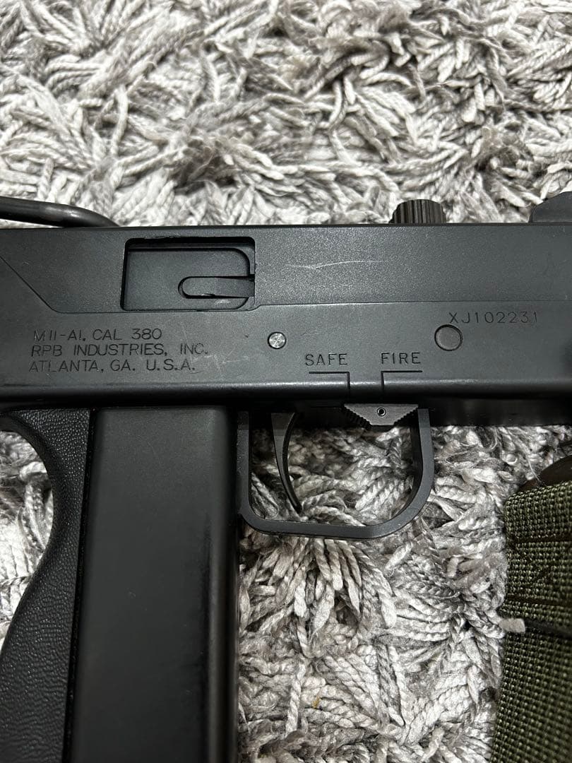 KSC M11A1 イングラム　サプレッサー&マガジン2本&ストラップ付