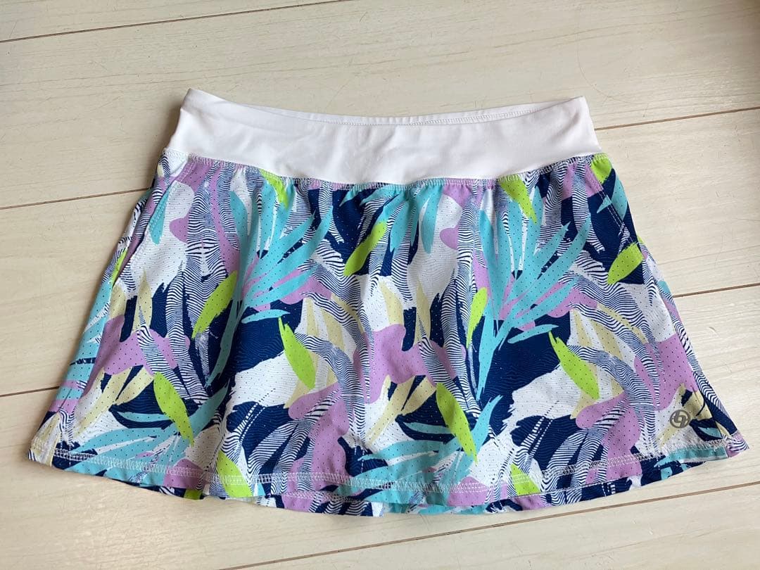 Lijaリージャ＊リーフ柄のフレアーシルエットが綺麗なスコートS