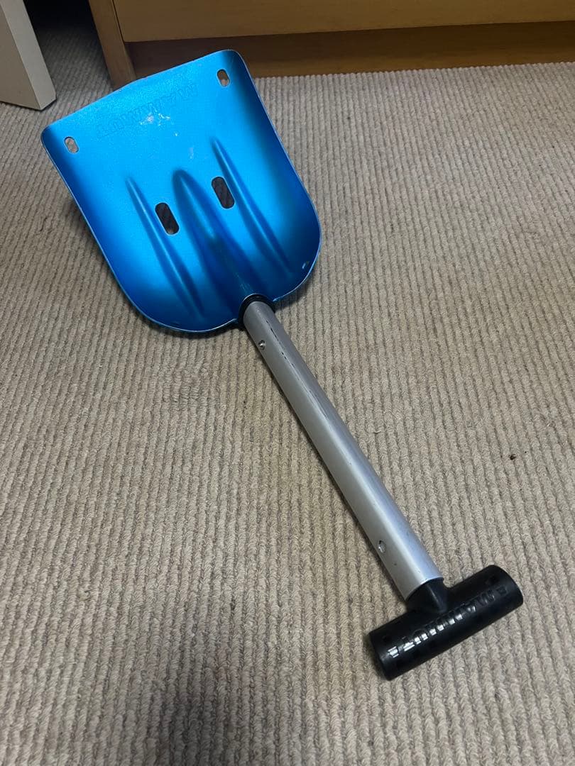 雪山雪崩対策　三種の神器 セット ビーコン　スコップ　ゾンデ棒