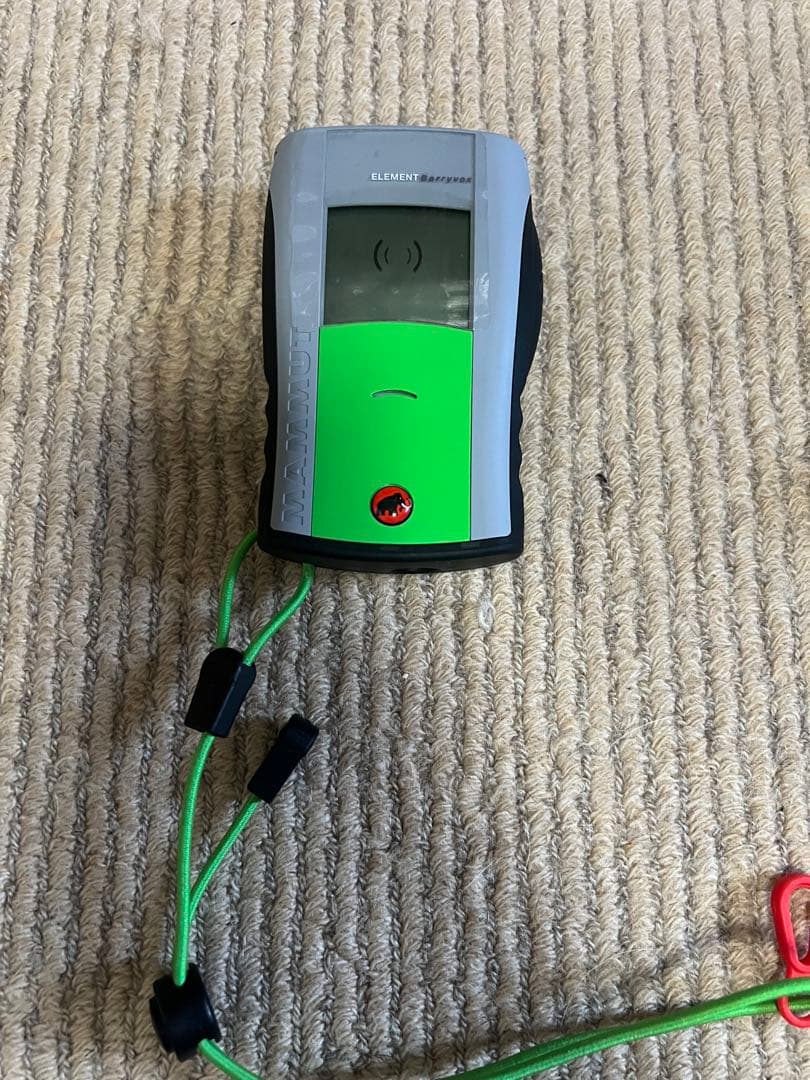 雪山雪崩対策　三種の神器 セット ビーコン　スコップ　ゾンデ棒