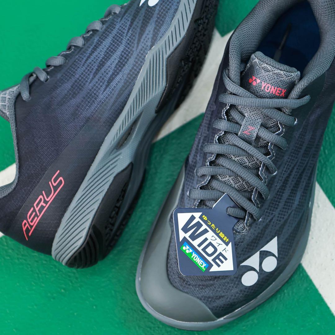 年内限定価格　YONEX バドミントンシューズ　SHBAZ2WY 23.5