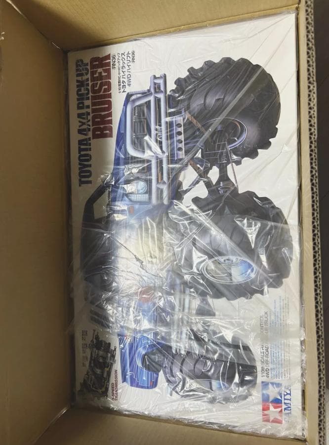 トヨタ　ハイラックス　4WD ハイリフト　RN36 タミヤ　新品　未開封