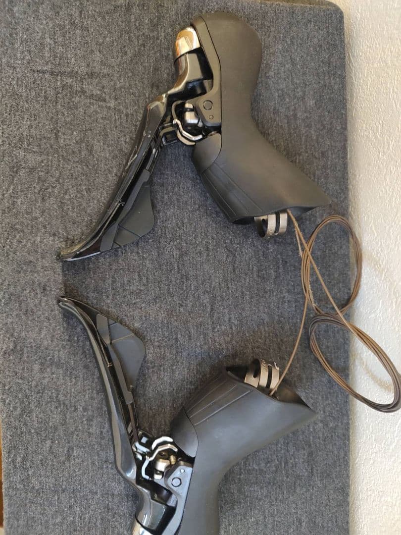 シマノ ULTEGRA ST-R8020 デュアルコントロールレバー