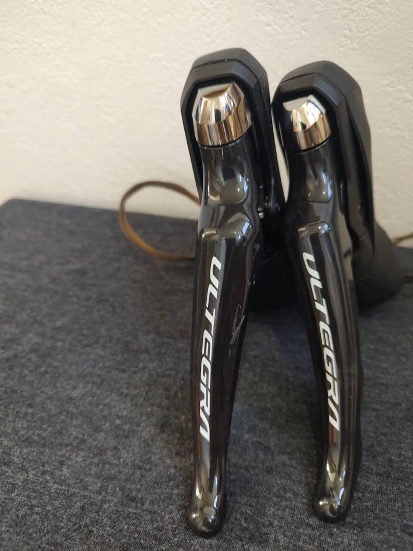 シマノ ULTEGRA ST-R8020 デュアルコントロールレバー