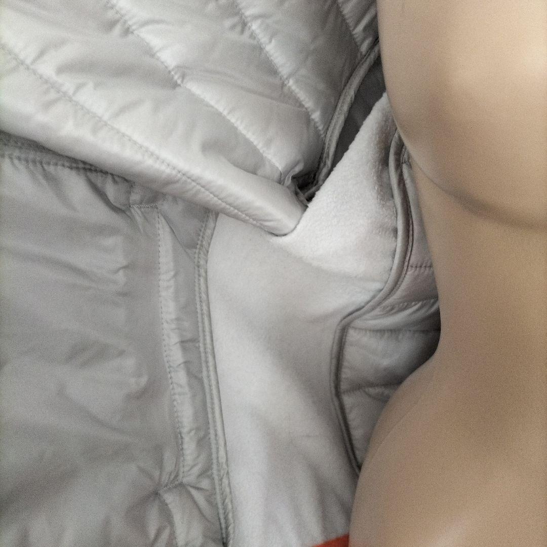 一度使用のみブラック&ホワイトグレー ダウンジャケット