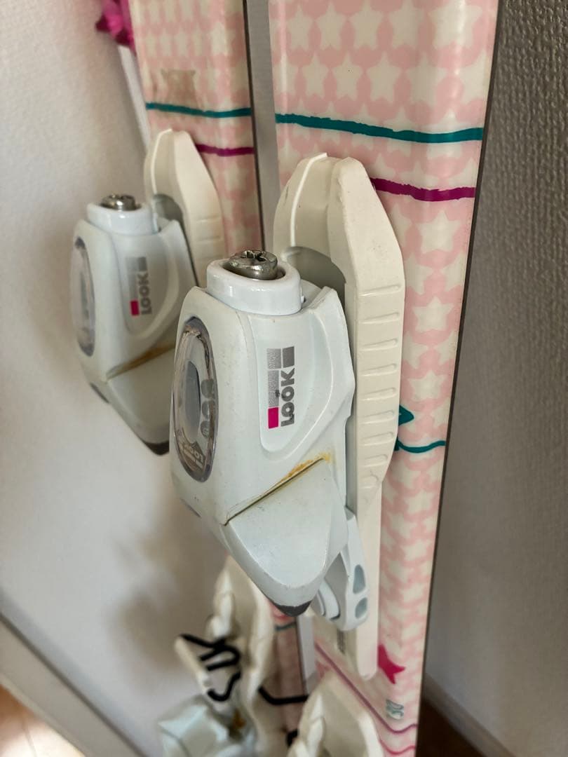 ロシニョールキッズ用fun girlのスキー板、ポール、ブーツの3点セット