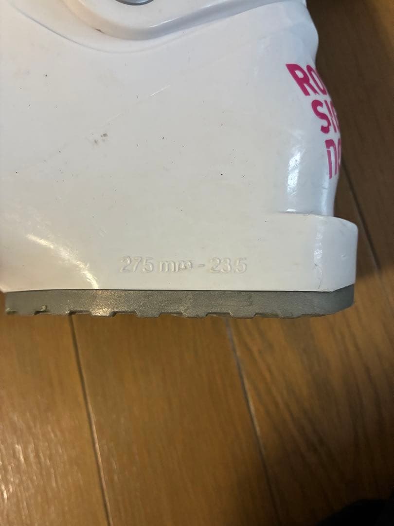 ロシニョールキッズ用fun girlのスキー板、ポール、ブーツの3点セット