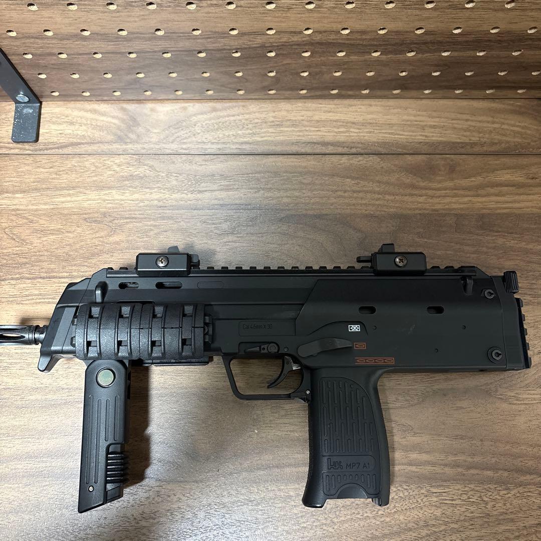 東京マルイ　MP7A1 ガスガン ブラック マガジン3本付き