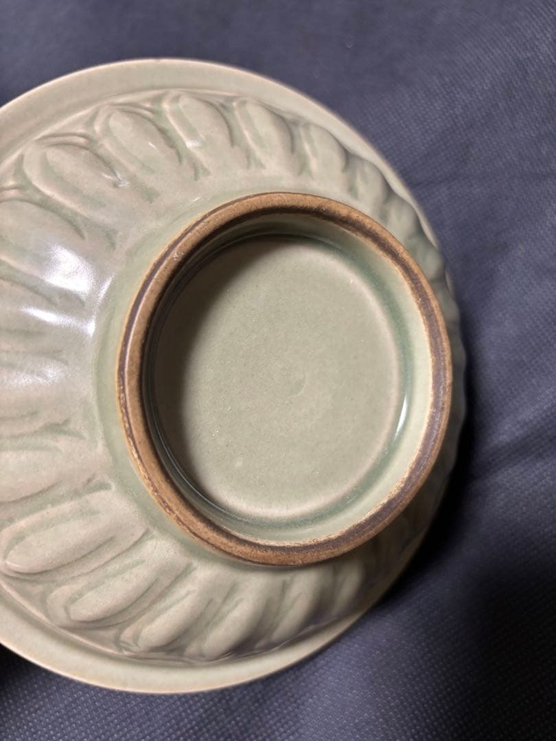 中国古美術品　明清時代　青磁蓮弁龍文刻花 筆洗　茶椀　中皿　龍泉窯