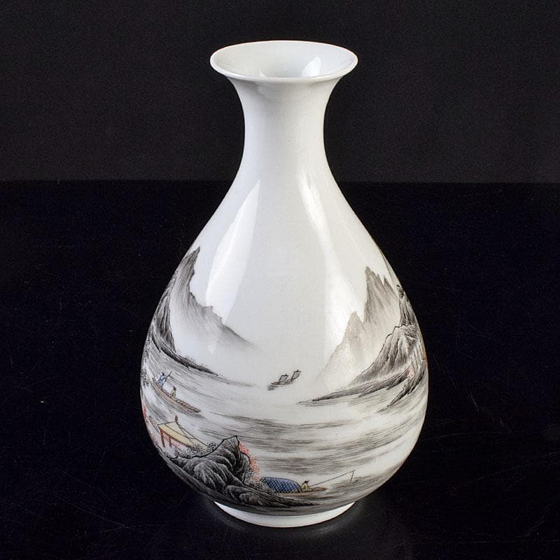 中国　乾隆年製款　粉彩　色絵　山水人物文　玉壷春瓶　V　R9206