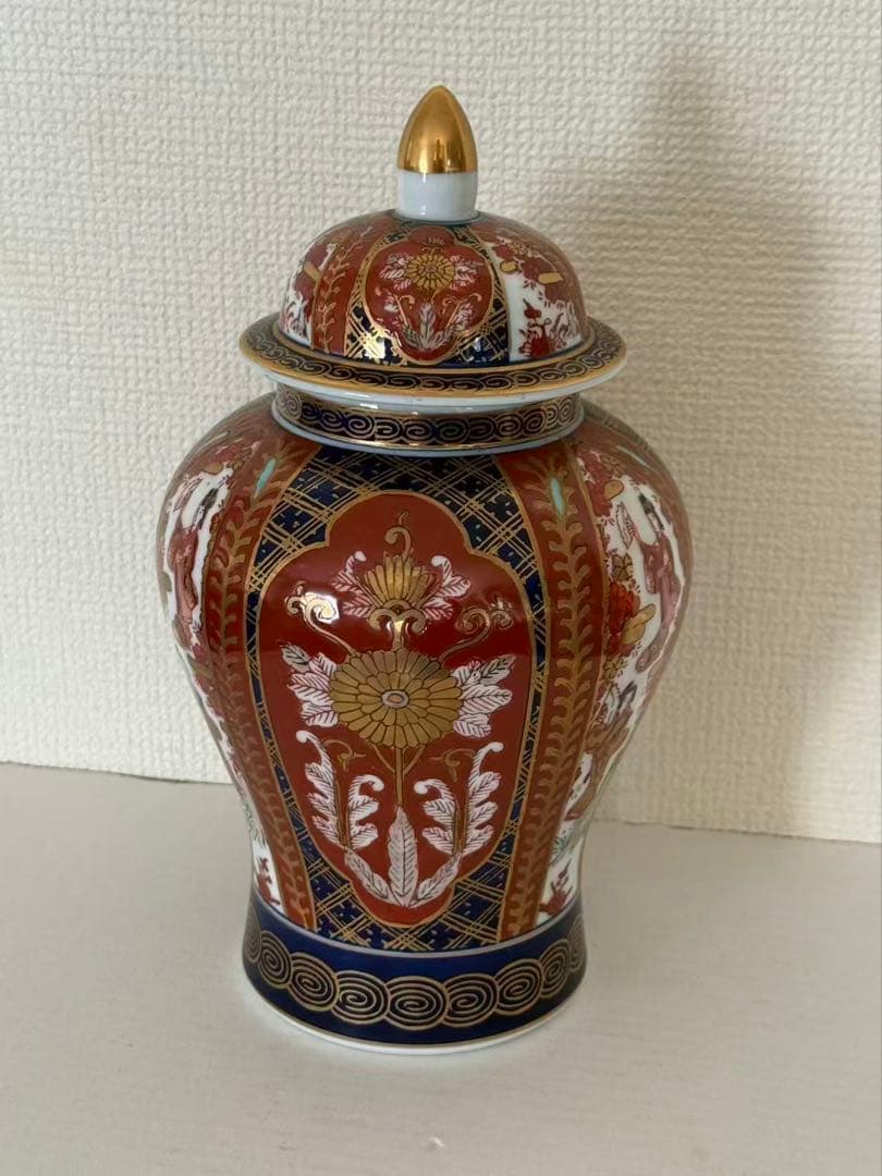 古伊万里蓋物飾壺 蓋付壷色絵磁器秀峰作色 給金彩金襴手美人区沈香壺時代物