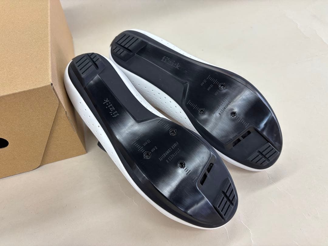 245【新品・未使用】フィジーク　fizi:k　VENTO OMNA　サイズ41