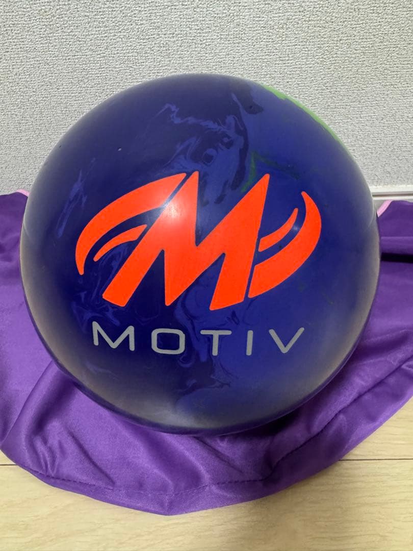 EXJ VENOM MOTIV ボウリングボール