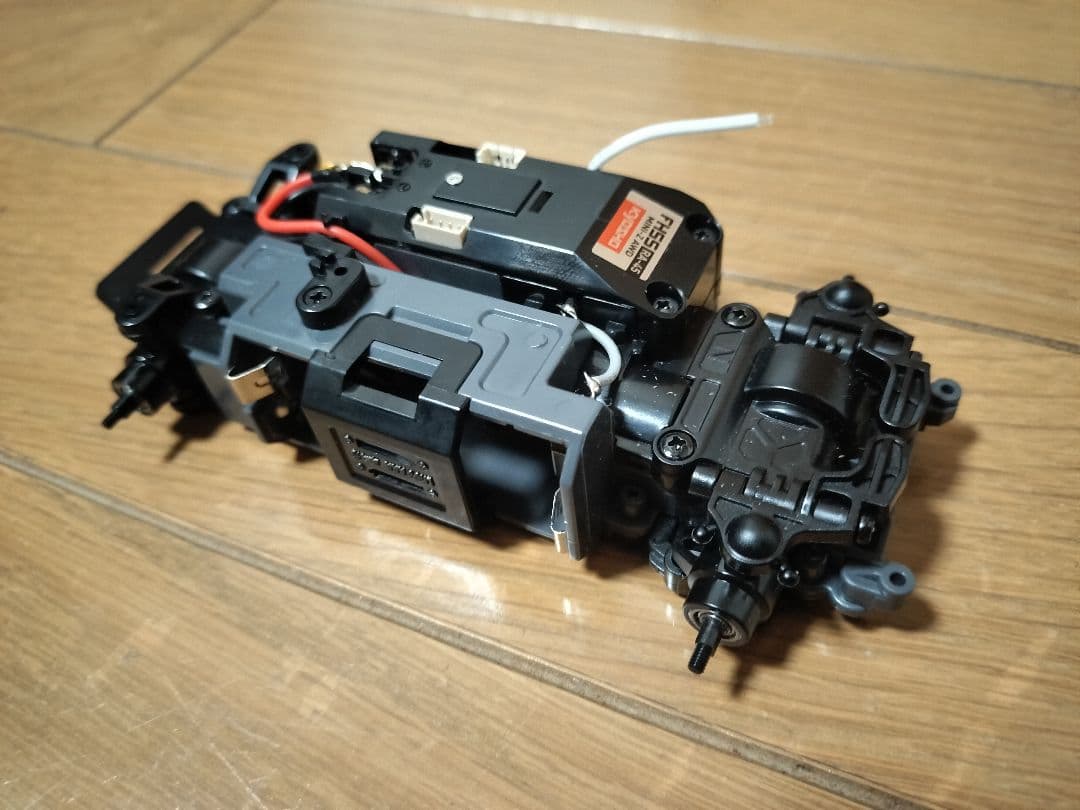 京商 ミニッツ AWD シャシー・送信機・ジャイロ・タイヤ セット