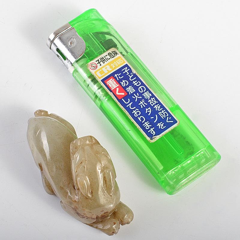 中国　玉石彫刻　神獣刻　根付　紙鎮　置物　C　7210E