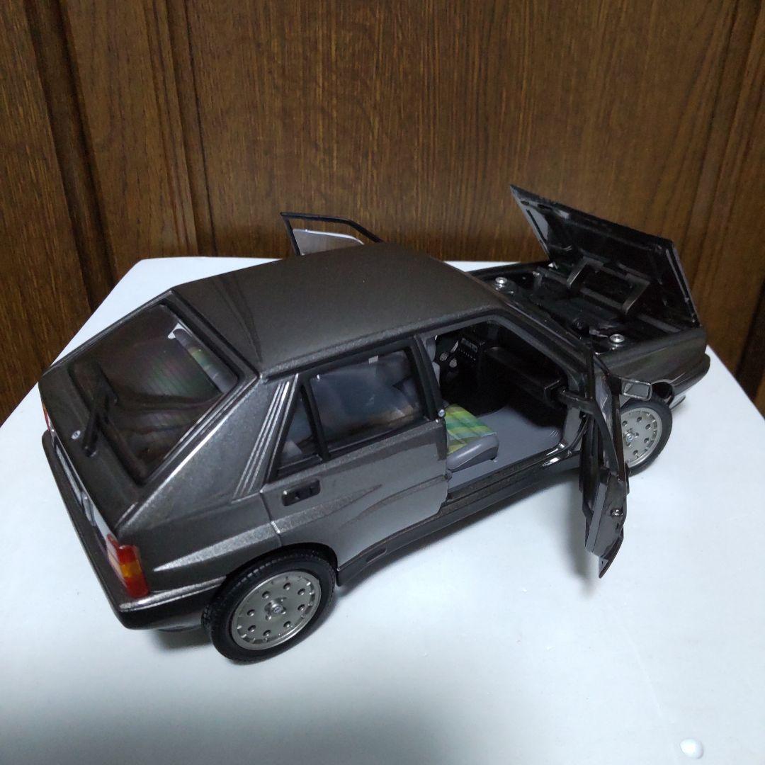 ランチア デルタ HF インテグラーレ 16V グリジオクォーツ サンスター