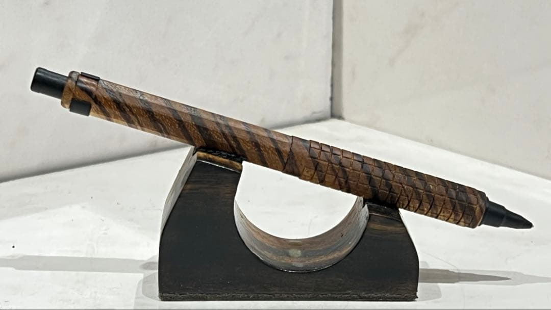 aikok　orenznero支給　ゼブラウッド12角軸　格子何グリップ