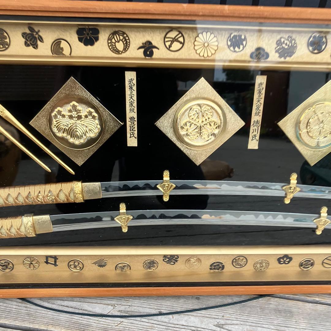 昭和レトロ 日本武将 模造刀 日本刀 鍔 武具 家紋 K24GP 壁掛け飾り額縁