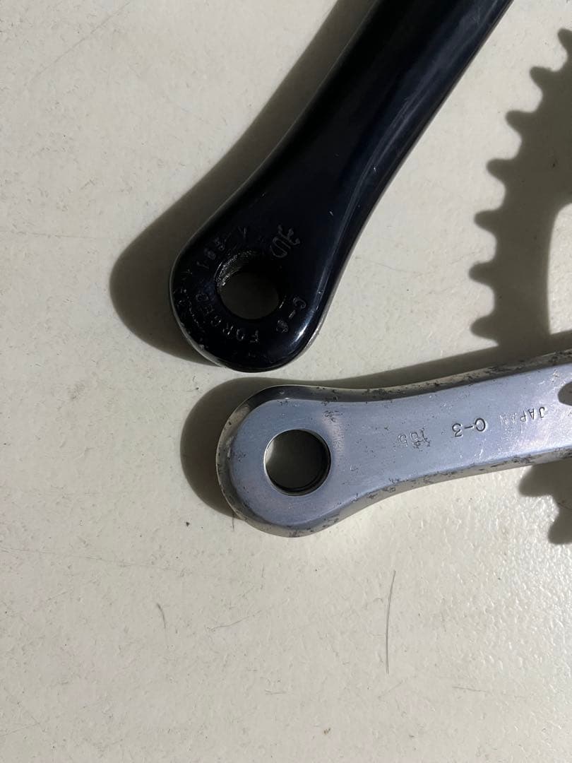 SUGINO クランク　チェーンリング　48T 右シルバー　左ブラック