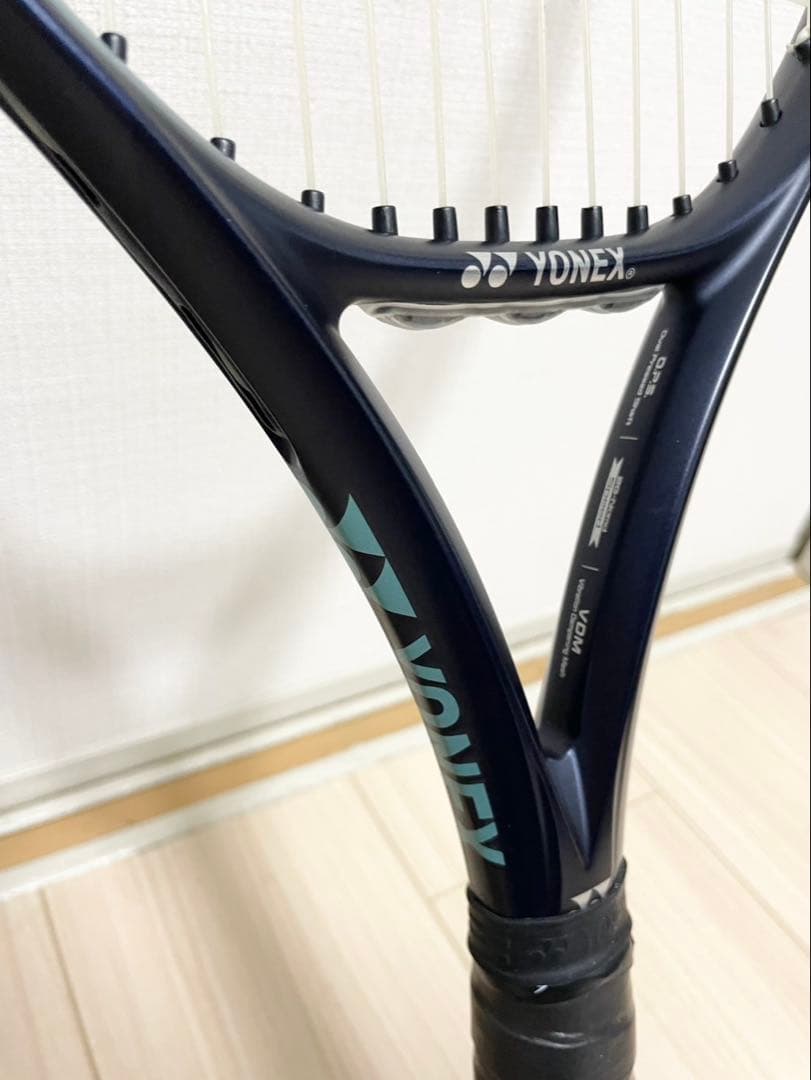 【used】美品YONEX EZONE105 グリップ2 新品ストリング付